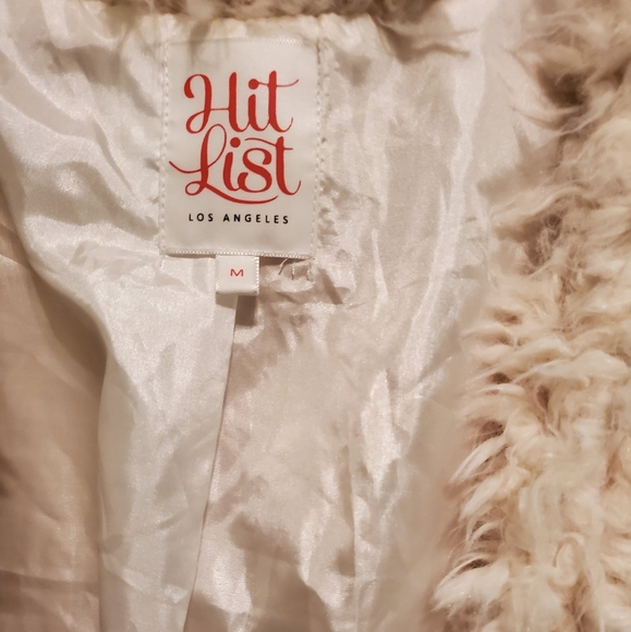 Faux fur vest - Picture 3 of 5